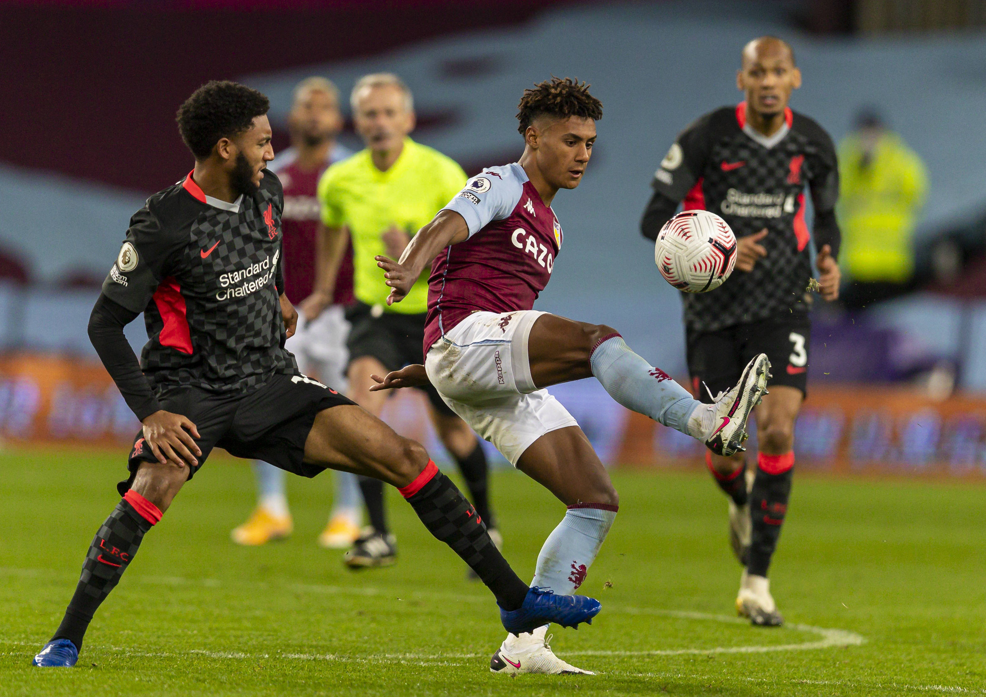 当中一名球 当中一名球