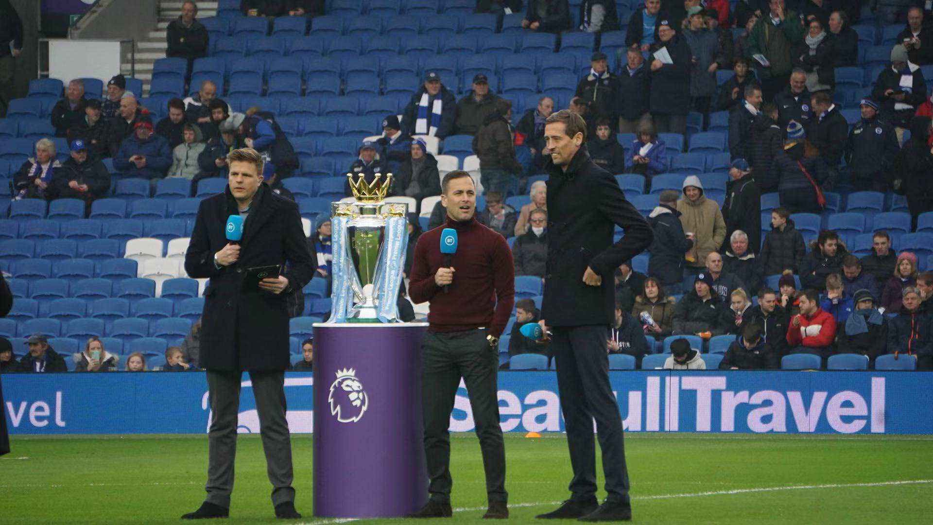 披上米兰的 披上米兰的